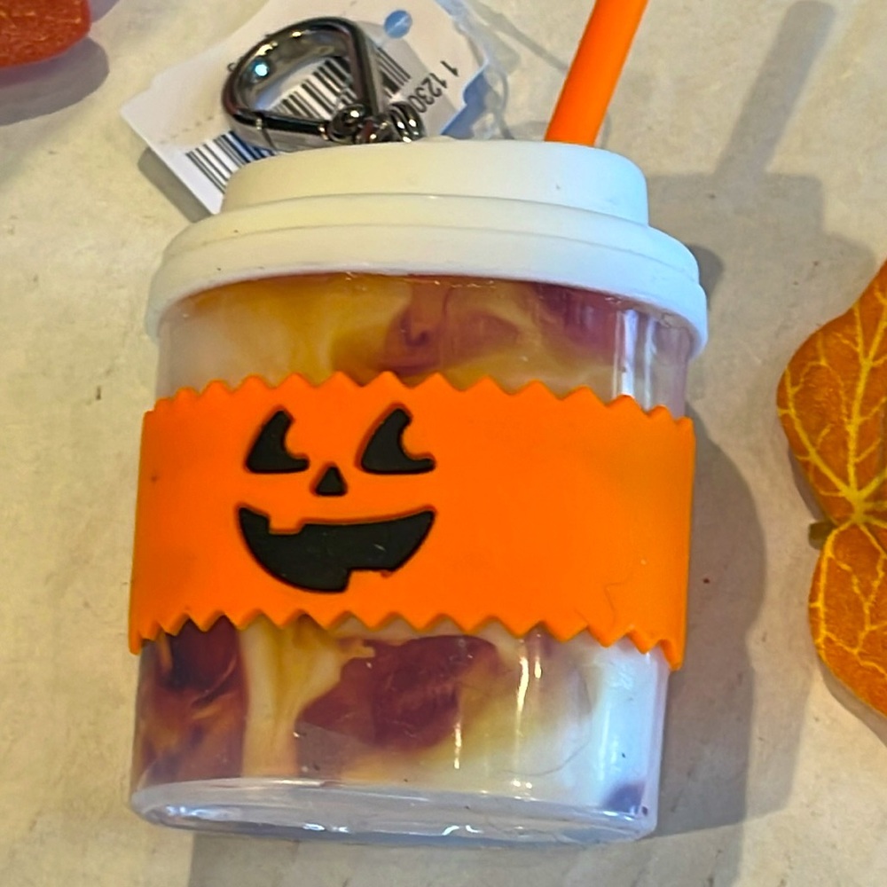 🎃BBW🎃PUMPKIN FACED LATTE W/STRAW HAND SANITIZER HOLDER, WITH CLIP NWT